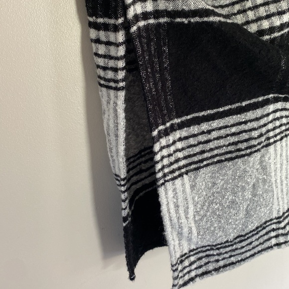 Express Plaid Hooded Poncho - Picture 10 of 14